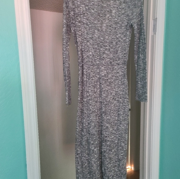 Forever 21 Contemporary Heather Gray Knit Dress MIDI Long V Neck Long Sleeve L - Picture 2 of 10